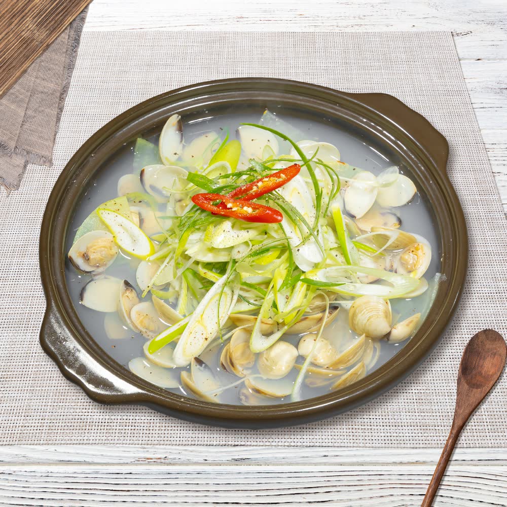 맑은 백합탕 — 백합으로만 맛을 낸 맑고 시원한 탕, 소주 안주로 제격